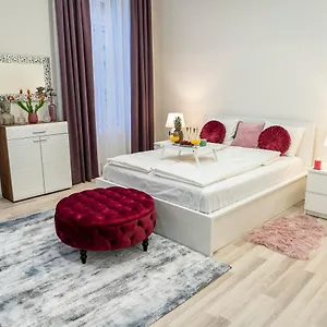 City Centre Deluxe Apartamento